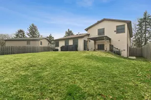 1032 W Park Pl Dr, Bartlett, IL 60103 - Photo 25