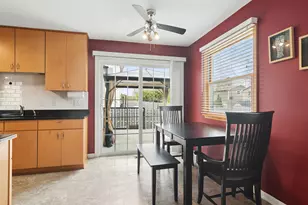 1032 W Park Pl Dr, Bartlett, IL 60103 - Photo 9