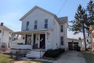 709 W Lincoln Blvd, Freeport, IL 61032 - Photo 1