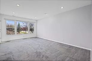 1100 Hidden Lake Dr, Buffalo Grove, IL 60089 - Photo 13