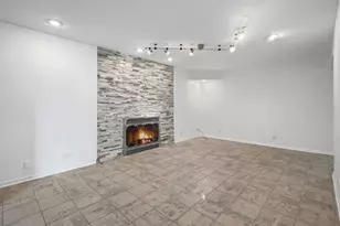 1100 Hidden Lake Dr, Buffalo Grove, IL 60089 - Photo 9