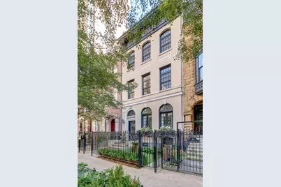 53 E Division Street, Chicago, IL 60610 - Photo 1