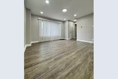 201 E 140th Place, Dolton, IL 60419 - Photo 3