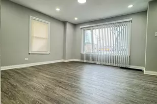 201 E 140th Pl, Dolton, IL 60419 - Photo 3