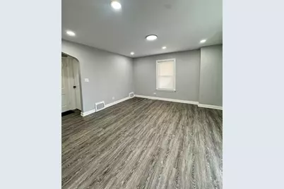 201 E 140th Place, Dolton, IL 60419 - Photo 5