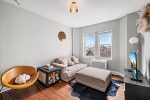 2837 N Sawyer Ave, Chicago, IL 60618 - Photo 3