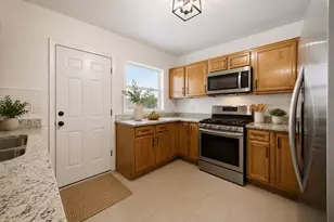 1113 S 7th Ave, Maywood, IL 60153 - Photo 11
