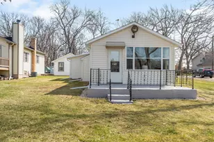 1906 River Terrace Dr, Johnsburg, IL 60051 - Photo 13