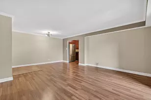 700 Perrie Dr, Elk Grove Village, IL 60007 - Photo 3