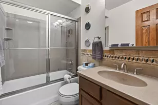 8455 W Leland Ave, Chicago, IL 60656 - Photo 11