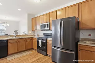 1993 Yasgur Dr, Woodstock, IL 60098 - Photo 9