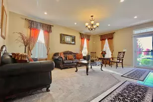 1055 Christine Ln, Antioch, IL 60002 - Photo 7