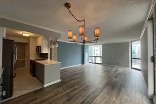 70 W Huron St, Chicago, IL 60654 - Photo 3