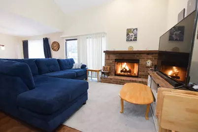 516 N Thornwood Drive, McHenry, IL 60050 - Photo 3