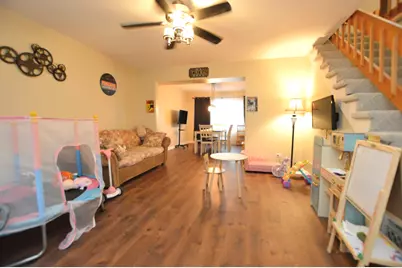 516 N Thornwood Drive, McHenry, IL 60050 - Photo 9