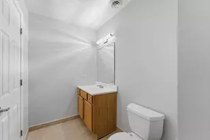 2451 W Howard St, Chicago, IL 60645 - Photo 15