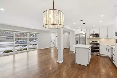 6803 N Keeler Avenue, Lincolnwood, IL 60712 - Photo 3