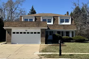 940 Tanglewood Dr, Wheeling, IL 60090 - Photo 1