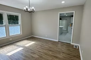 940 Tanglewood Dr, Wheeling, IL 60090 - Photo 13