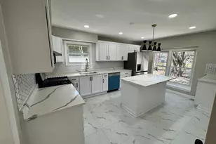 940 Tanglewood Dr, Wheeling, IL 60090 - Photo 15