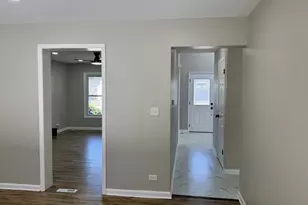 940 Tanglewood Dr, Wheeling, IL 60090 - Photo 11