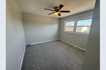 940 Tanglewood Drive, Wheeling, IL 60090 - Photo 33