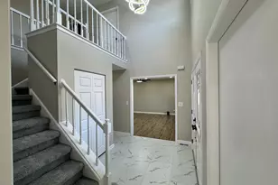 940 Tanglewood Dr, Wheeling, IL 60090 - Photo 3