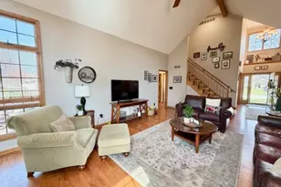 1325 Foxpointe Dr, Sycamore, IL 60178 - Photo 11