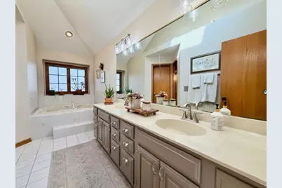 1325 Foxpointe Drive, Sycamore, IL 60178 - Photo 27