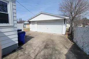 1430 E Vanderhoof St, Decatur, IL 62521 - Photo 13