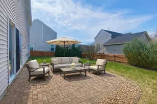 2467 Deerfield Dr, Aurora, IL 60506 - Photo 11