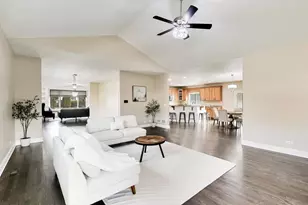 421 W Hawthorne St, Arlington Heights, IL 60004 - Photo 21