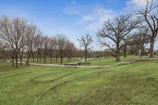 5225 N Riversedge Terrace, Chicago, IL 60630 - Photo 3