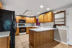 420 N Fisler Rd, Monticello, IL 61856 - Photo 9