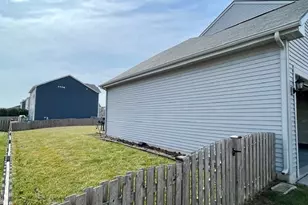 2009 Mayfair Dr, Island Lake, IL 60042 - Photo 25