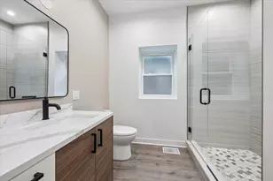 1721 W Arthur Ave, Chicago, IL 60626 - Photo 9