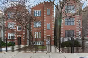 1445 W Walton St, Chicago, IL 60642 - Photo 1