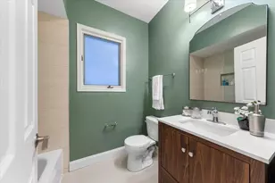 1445 W Walton St, Chicago, IL 60642 - Photo 17