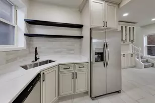 7818 S Merrill Ave, Chicago, IL 60649 - Photo 13