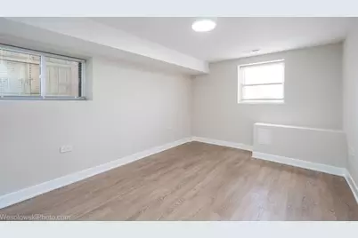 1047 N Saint Louis Avenue, Chicago, IL 60651 - Photo 35