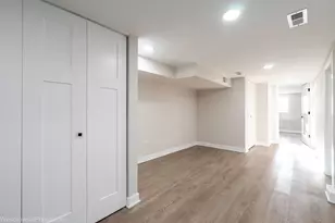 1047 N St Louis Ave, Chicago, IL 60651 - Photo 31