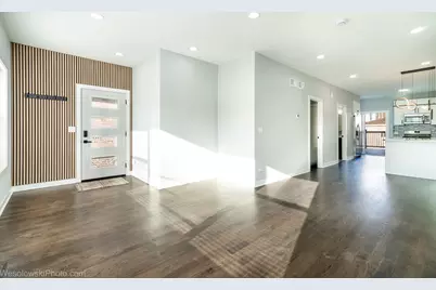 1047 N Saint Louis Avenue, Chicago, IL 60651 - Photo 9