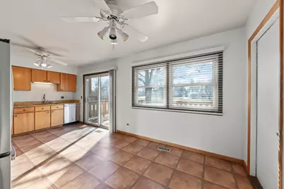 127 Monticello Circle, Bolingbrook, IL 60440 - Photo 7