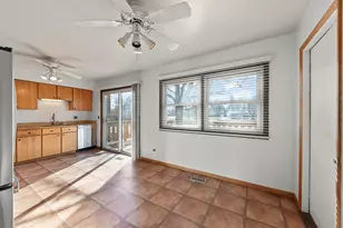 127 Monticello Cir, Bolingbrook, IL 60440 - Photo 7