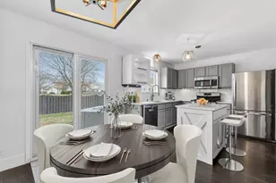 171 Bridlewood Cir, Lake in the Hills, IL 60156 - Photo 5