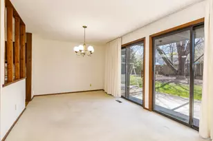 27 Brandywine Ct, Bloomington, IL 61704 - Photo 5