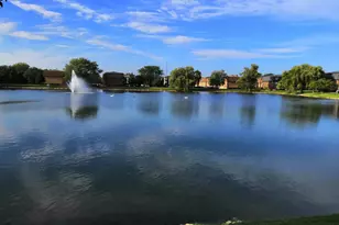 9368 Bay Colony Dr, Des Plaines, IL 60016 - Photo 15