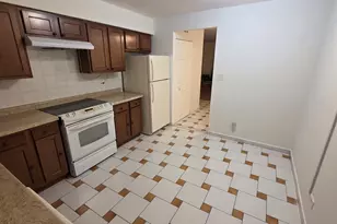 9368 Bay Colony Dr, Des Plaines, IL 60016 - Photo 3