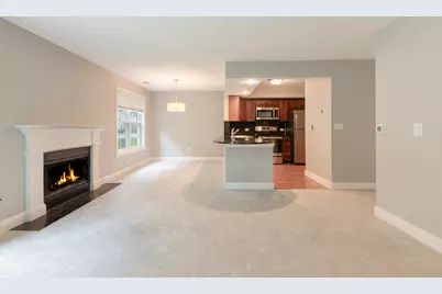 43 Foxcroft Road #43-127, Naperville, IL 60565 - Photo 5