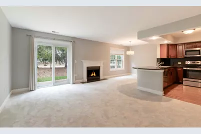 43 Foxcroft Road #43-127, Naperville, IL 60565 - Photo 7